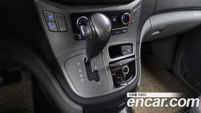 Hyundai Grand Starex Van 5-Seater Modern 2019 — фото 9