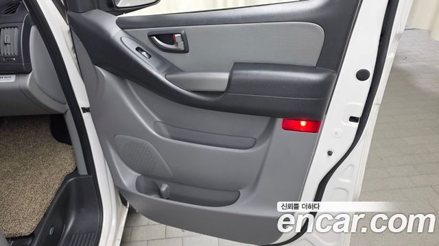 Hyundai Grand Starex Van 5-Seater Modern 2019 — фото 25