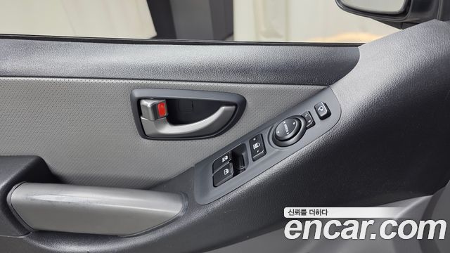 Hyundai Grand Starex Van 5-Seater Modern 2019 — фото 27