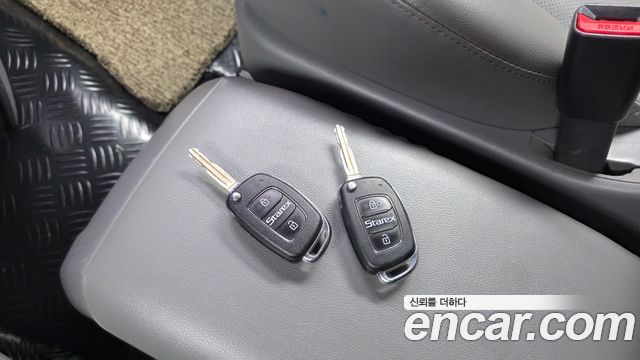 Hyundai Grand Starex Van 5-Seater Modern 2019 — фото 29