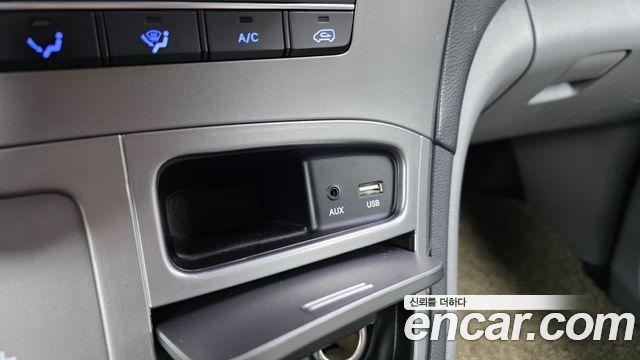 Hyundai Grand Starex Van 5-Seater Modern 2019 — фото 30