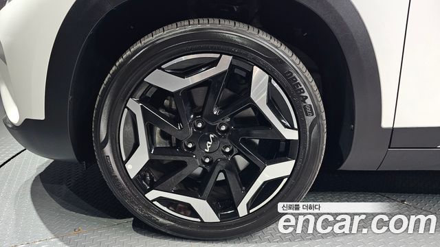 Kia Seltos Gasoline 1.6 Turbo 2WD Signature 2023 — фото 5