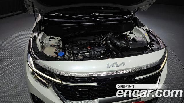 Kia Seltos Gasoline 1.6 Turbo 2WD Signature 2023 — фото 6