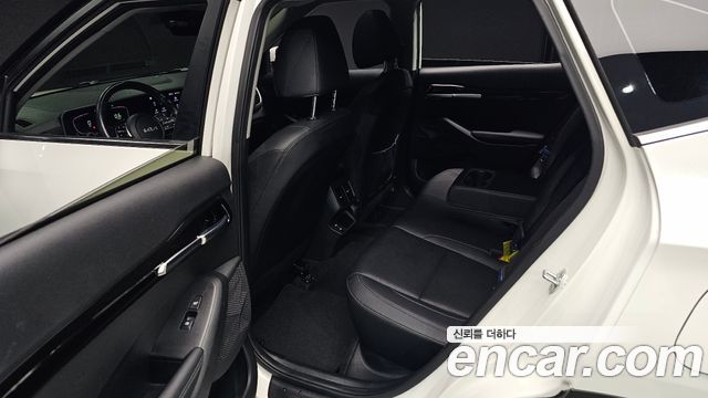 Kia Seltos Gasoline 1.6 Turbo 2WD Signature 2023 — фото 12
