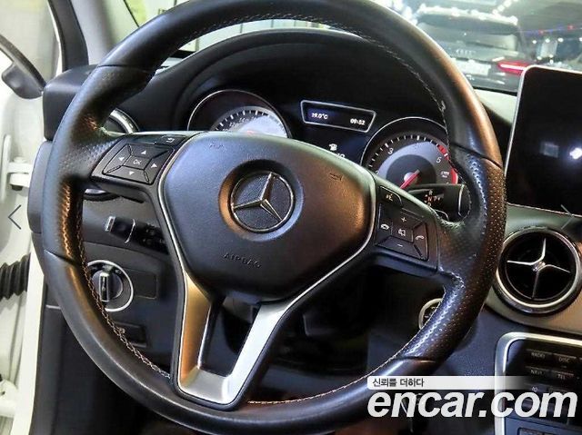 Mercedes-Benz GLA-Class (X156) GLA200 CDI 2015 — фото 8