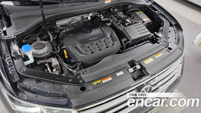 Volkswagen Tiguan Allspace 2.0 TSI Prestige 2023 — фото 6