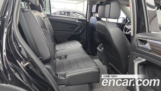 Volkswagen Tiguan Allspace 2.0 TSI Prestige 2023 — фото 15
