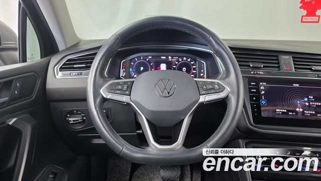 Volkswagen Tiguan Allspace 2.0 TSI Prestige 2023 — фото 16