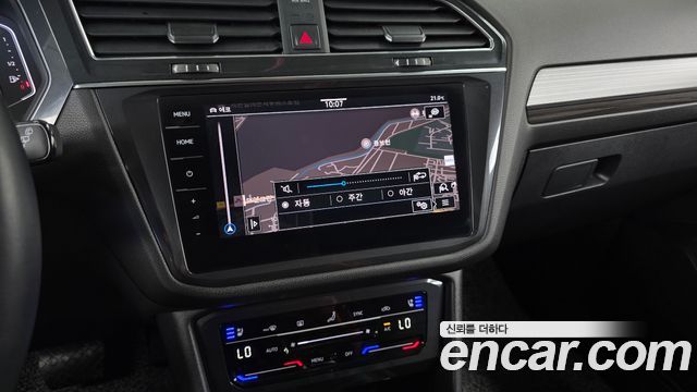 Volkswagen Tiguan Allspace 2.0 TSI Prestige 2023 — фото 17