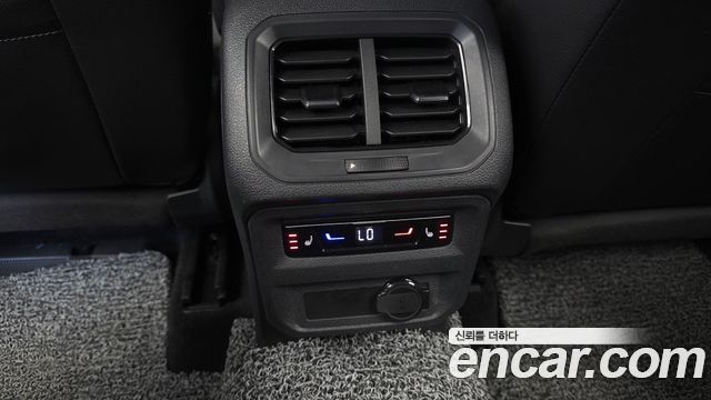 Volkswagen Tiguan Allspace 2.0 TSI Prestige 2023 — фото 22