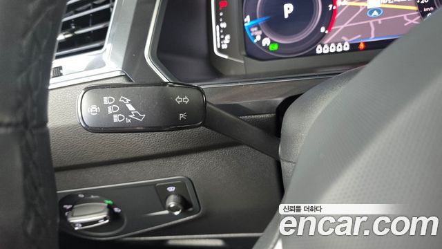 Volkswagen Tiguan Allspace 2.0 TSI Prestige 2023 — фото 34