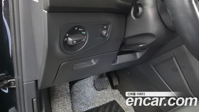 Volkswagen Tiguan Allspace 2.0 TSI Prestige 2023 — фото 35