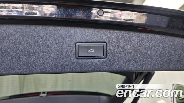 Volkswagen Tiguan Allspace 2.0 TSI Prestige 2023 — фото 36