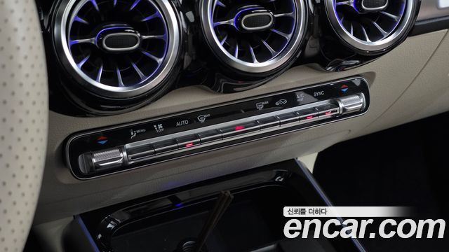 Mercedes-Benz GLB-Class (X247) GLB200 d 2023 — фото 18