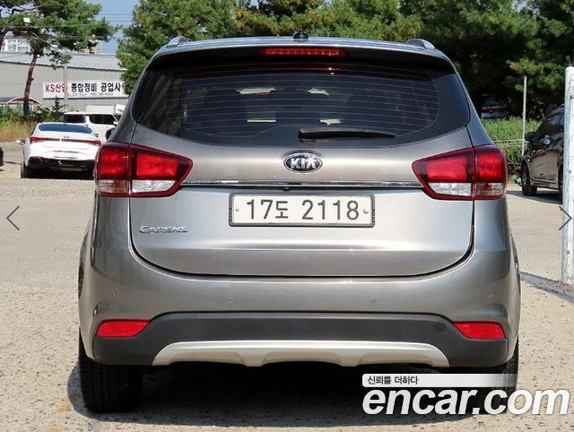 Kia Carens 1.7 VGT Prestige 2017 — фото 4
