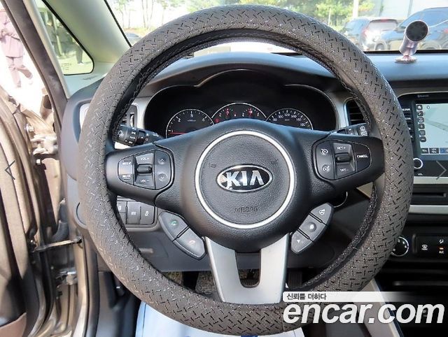 Kia Carens 1.7 VGT Prestige 2017 — фото 8