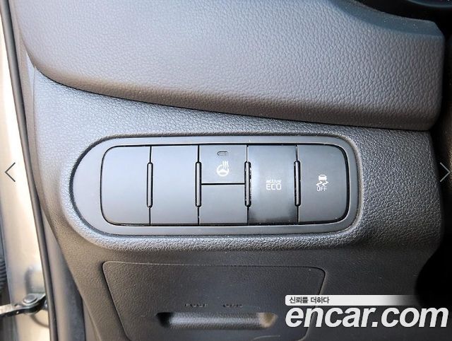 Kia Carens 1.7 VGT Prestige 2017 — фото 16