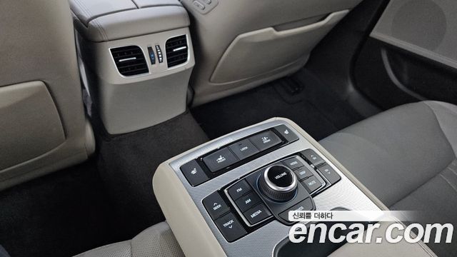 Genesis G80 3.3 GDI AWD Luxury 2018 — фото 19