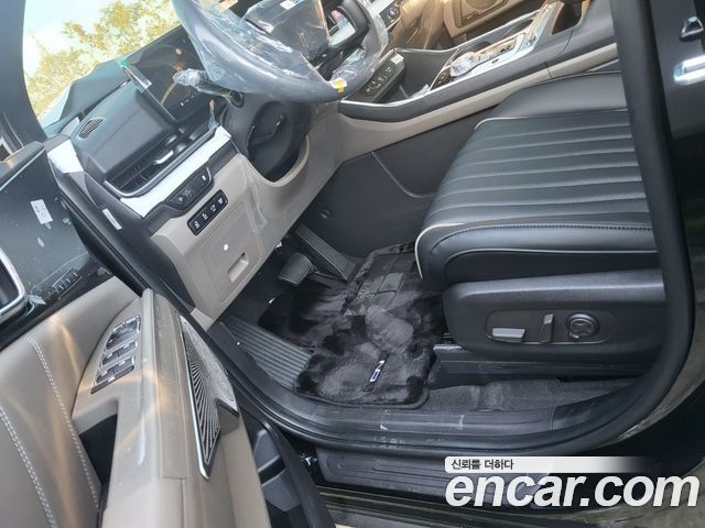 Kia Carnival (IV) Gasoline 4-Seater Hi Limousine (Special) 2026 — фото 6