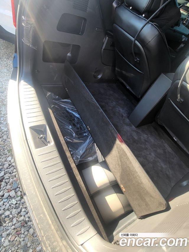 Kia Carnival (IV) Gasoline 4-Seater Hi Limousine (Special) 2026 — фото 18