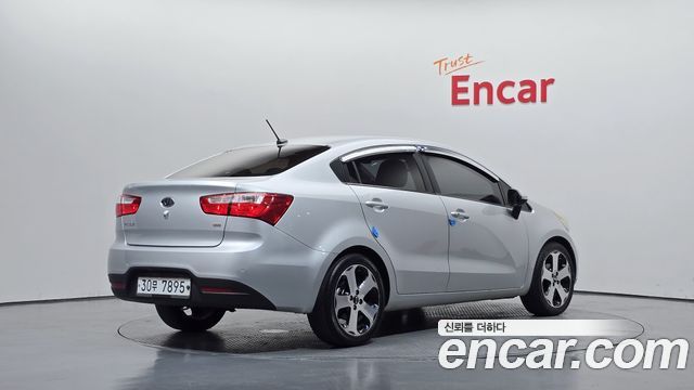 Kia Pride 1.6 GDI Sedan Prestige 2012 — фото 2