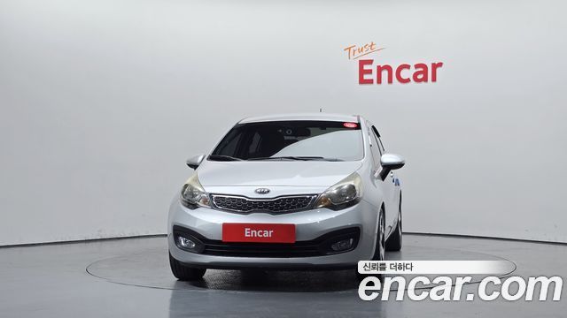 Kia Pride 1.6 GDI Sedan Prestige 2012 — фото 3