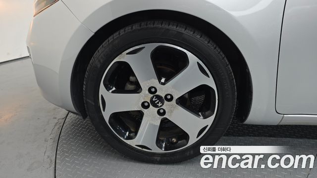 Kia Pride 1.6 GDI Sedan Prestige 2012 — фото 5