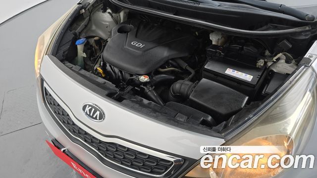 Kia Pride 1.6 GDI Sedan Prestige 2012 — фото 6