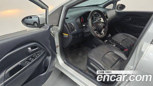 Kia Pride 1.6 GDI Sedan Prestige 2012 — фото 10