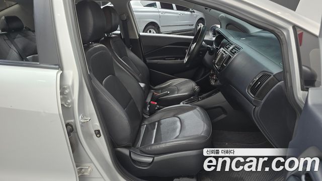 Kia Pride 1.6 GDI Sedan Prestige 2012 — фото 11