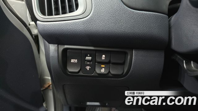 Kia Pride 1.6 GDI Sedan Prestige 2012 — фото 18