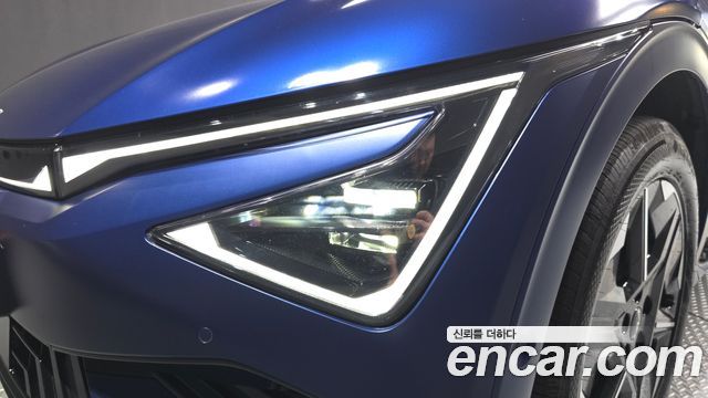 Kia EV6 Long Range 4WD GT Line 2025 — фото 22