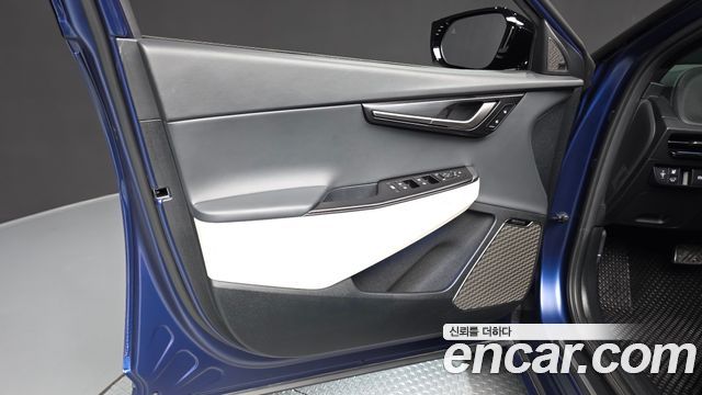 Kia EV6 Long Range 4WD GT Line 2025 — фото 24