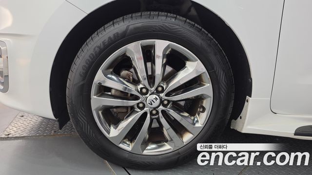 Kia Carnival 9-seater Prestige 2018 — фото 5