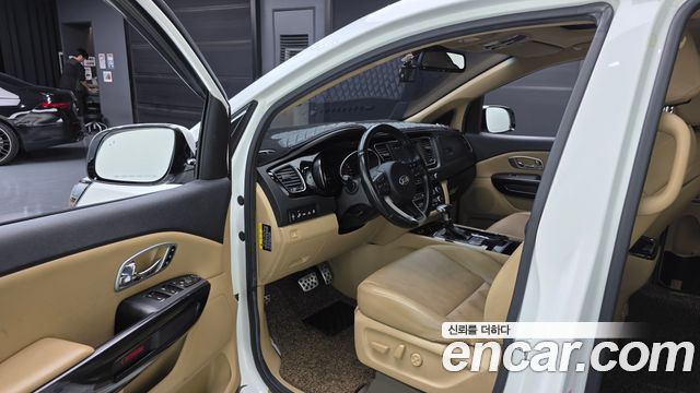 Kia Carnival 9-seater Prestige 2018 — фото 10