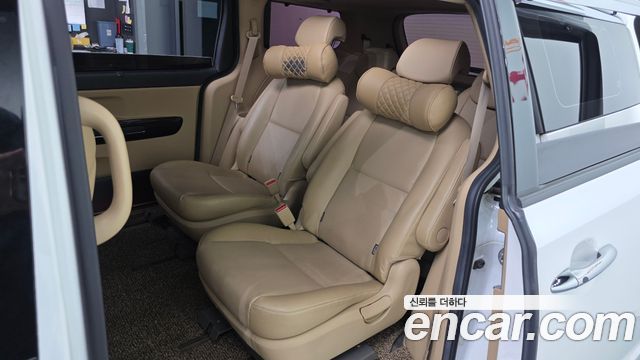 Kia Carnival 9-seater Prestige 2018 — фото 15