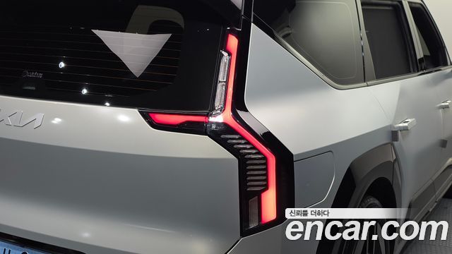 Kia EV9 Long Range 4WD GT Line 2024 — фото 23