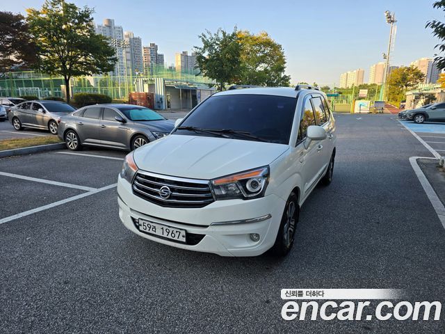 KG Mobility (SsangYong) Korando Turismo 4WD GT 9-seater 2015 — фото 2