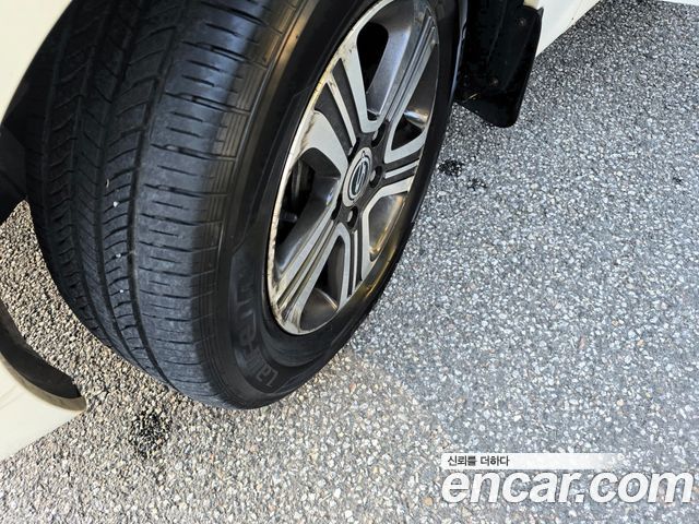 KG Mobility (SsangYong) Korando Turismo 4WD GT 9-seater 2015 — фото 5