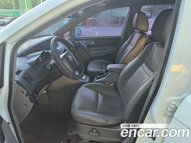 KG Mobility (SsangYong) Korando Turismo 4WD GT 9-seater 2015 — фото 7