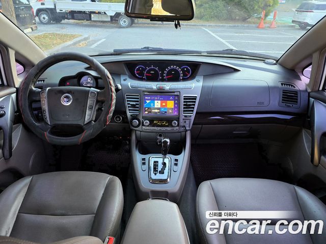 KG Mobility (SsangYong) Korando Turismo 4WD GT 9-seater 2015 — фото 10