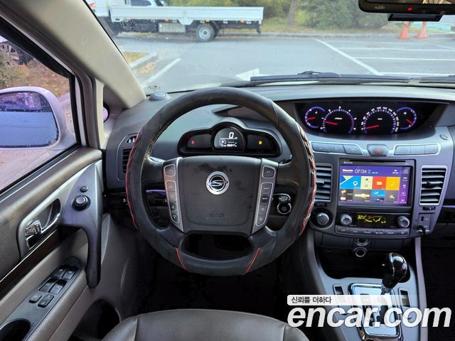 KG Mobility (SsangYong) Korando Turismo 4WD GT 9-seater 2015 — фото 16