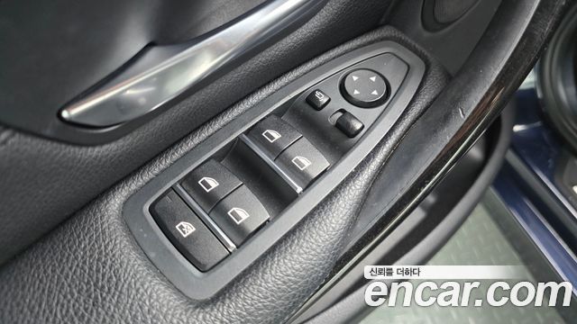 BMW 3 Series (F30) 320i Luxury 2017 — фото 23