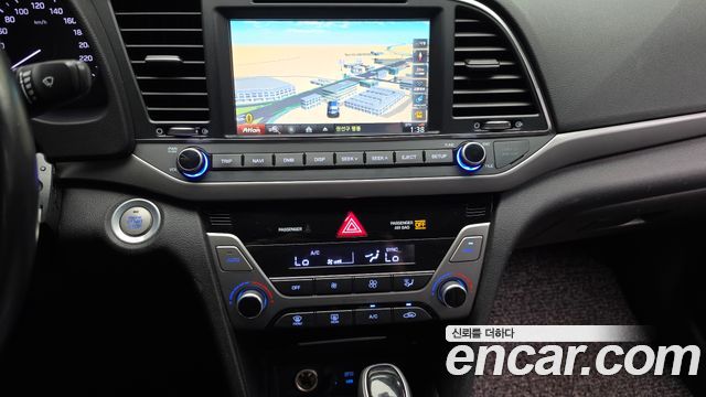 Hyundai Avante (AD) 1.6 e-VGT SMART Special 2018 — фото 13