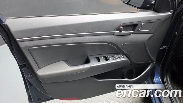 Hyundai Avante (AD) 1.6 e-VGT SMART Special 2018 — фото 24