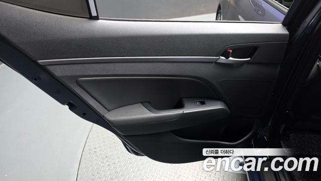 Hyundai Avante (AD) 1.6 e-VGT SMART Special 2018 — фото 25