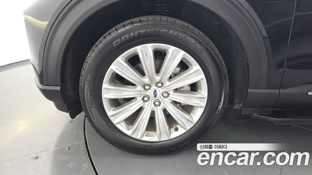 Ford Explorer (VI) 2.3 LimIted 4WD 2021 — фото 5