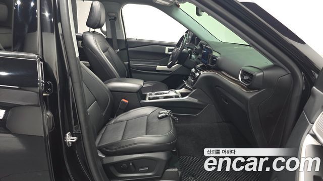 Ford Explorer (VI) 2.3 LimIted 4WD 2021 — фото 11