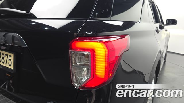 Ford Explorer (VI) 2.3 LimIted 4WD 2021 — фото 23
