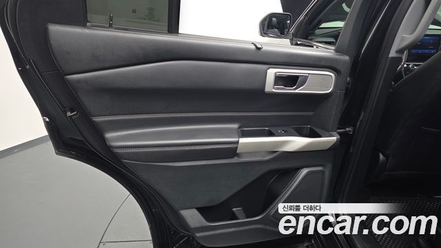 Ford Explorer (VI) 2.3 LimIted 4WD 2021 — фото 25